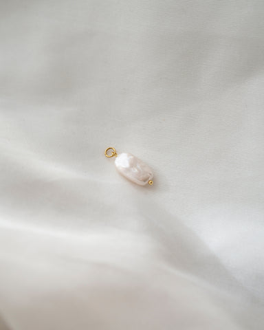 Charm FRESHWATER PEARL SQUARE