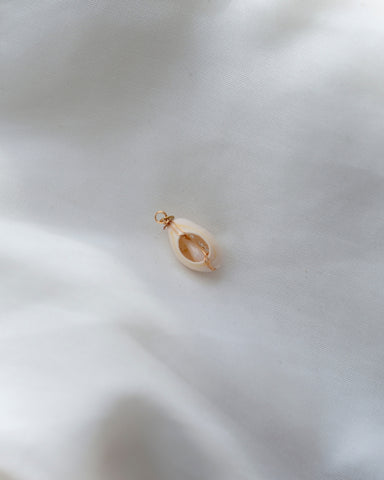 Charm COWRIE SHELL